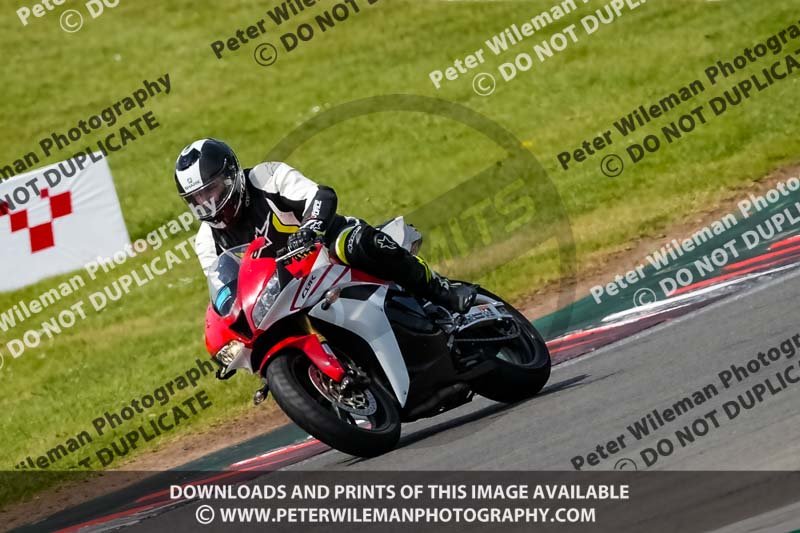 donington no limits trackday;donington park photographs;donington trackday photographs;no limits trackdays;peter wileman photography;trackday digital images;trackday photos